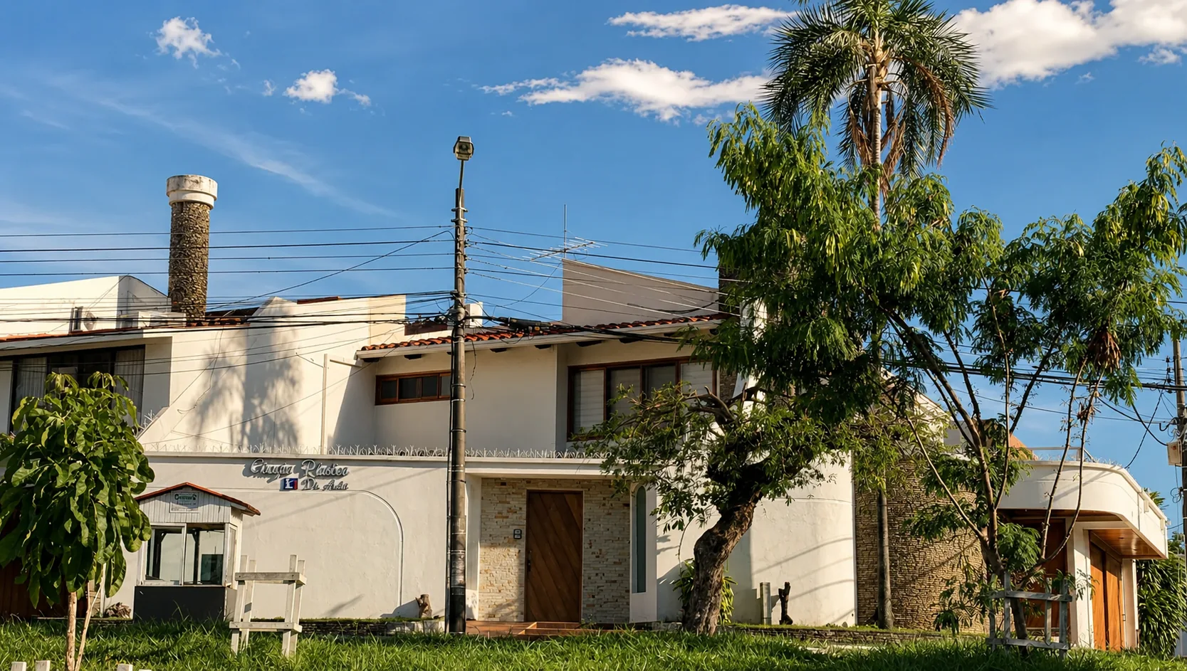 Fachada del consultorio del Dr. Edgar Achá Vargas en Santa Cruz de la Sierra